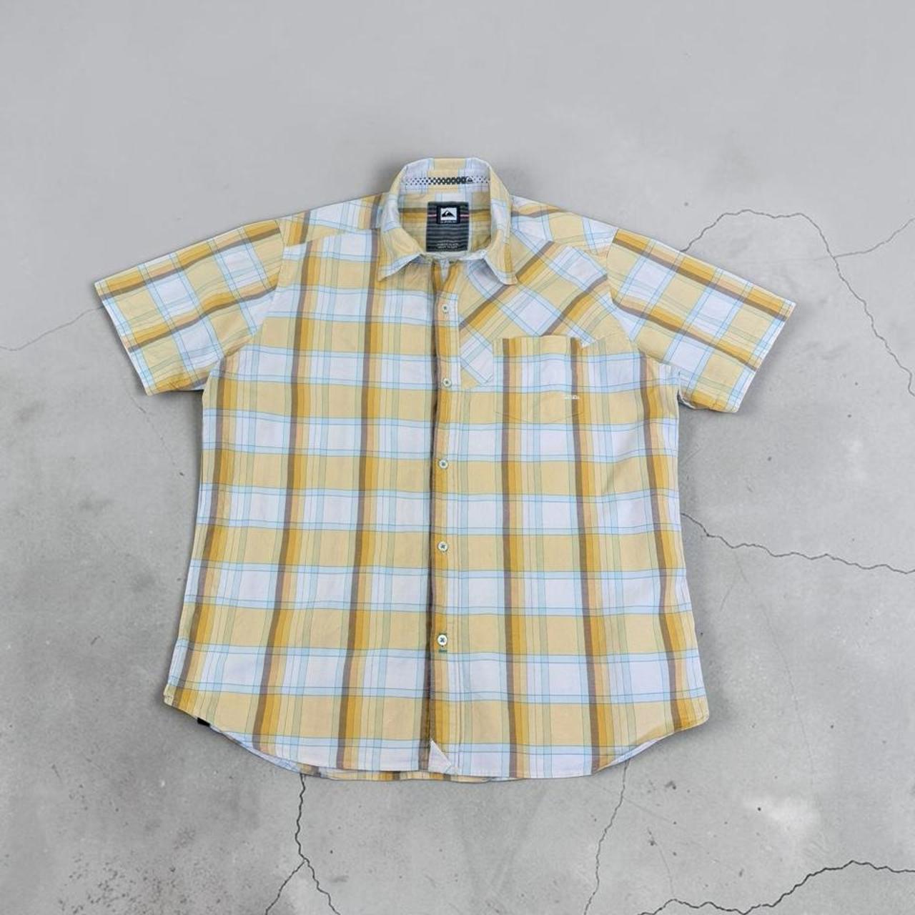 Quiksilver Surfwear Y2K checked button down short sleeve shirt
