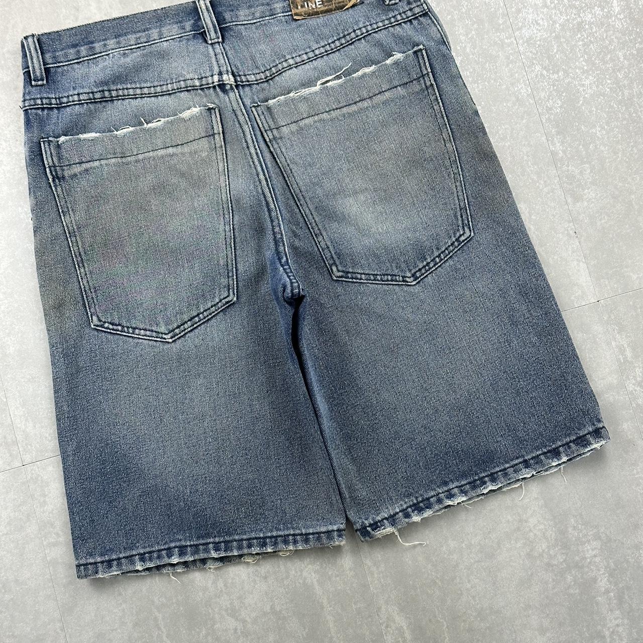 Nine Japanese style 2000s spellout carpenter style skate jorts