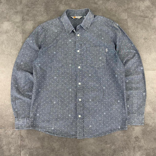 Carhartt rugged outdoor wear 2000s style cotton shirt