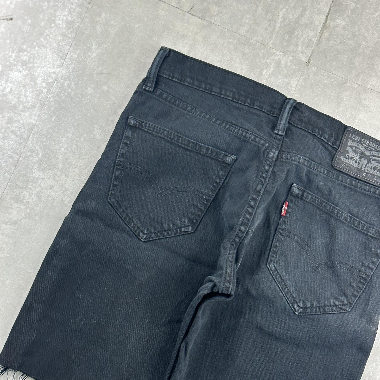 Levi’s 2000 cut off denim jeans