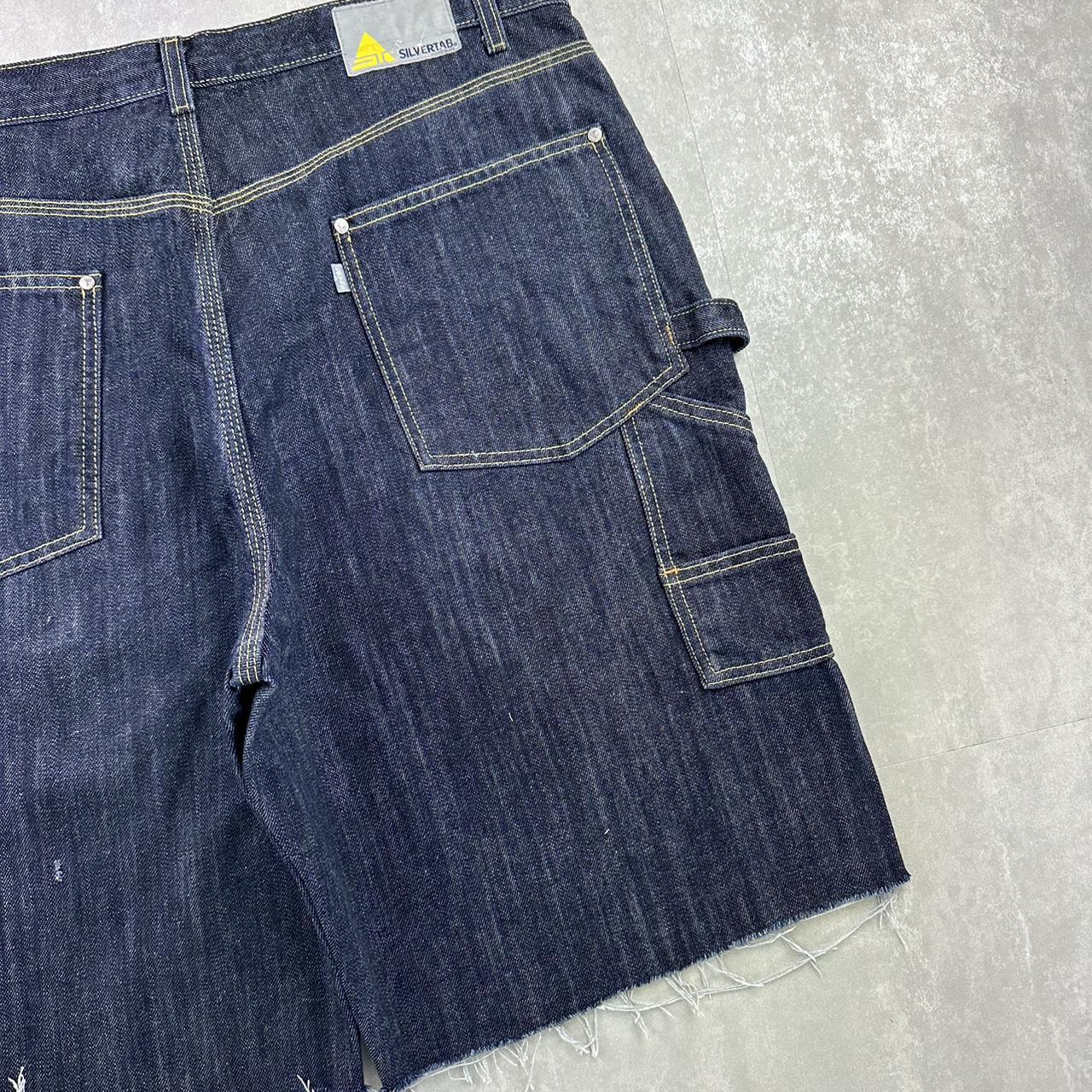 Levi’s silver tab 2000s spellout carpenter fit skate jorts