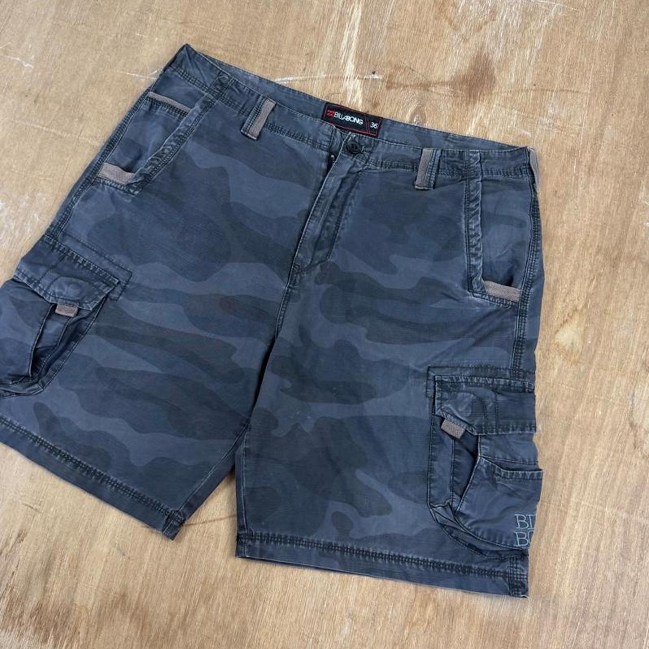 Billabong camo Surfwear Y2K cargo shorts