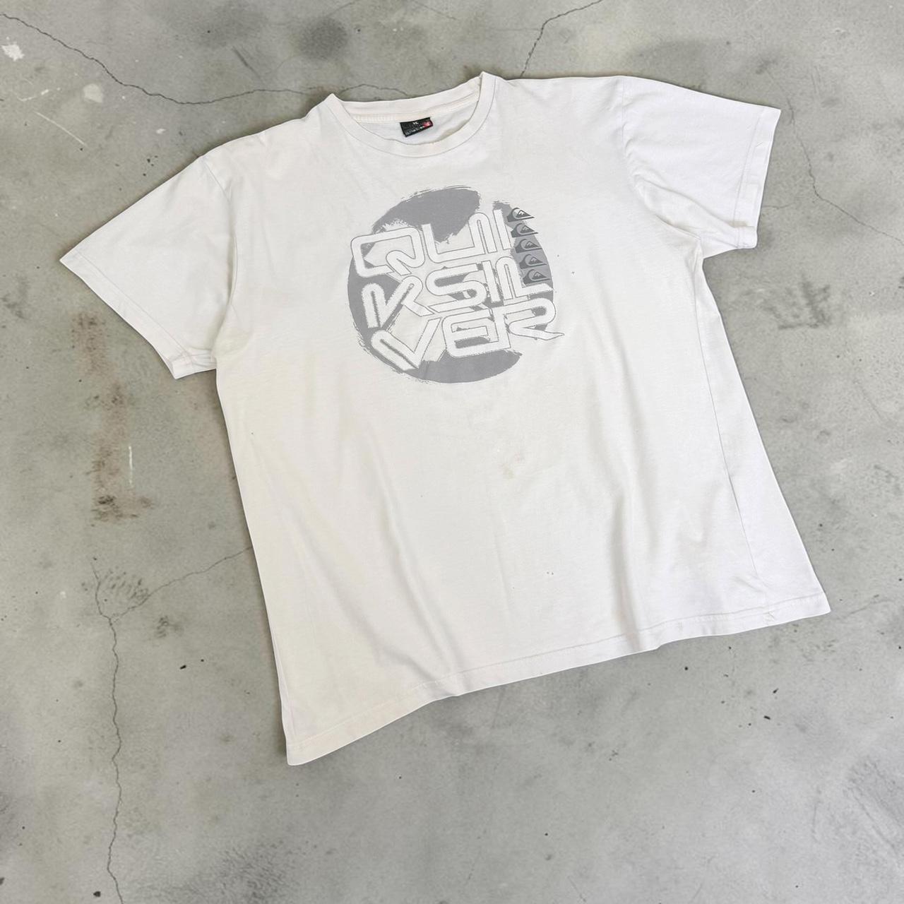 Quiksilver distressed Vintage Y2K Surfwear logo T-Shirt