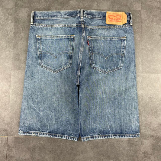 Levi’s 501 2000s dungaree workwear comfort fit denim shorts jorts