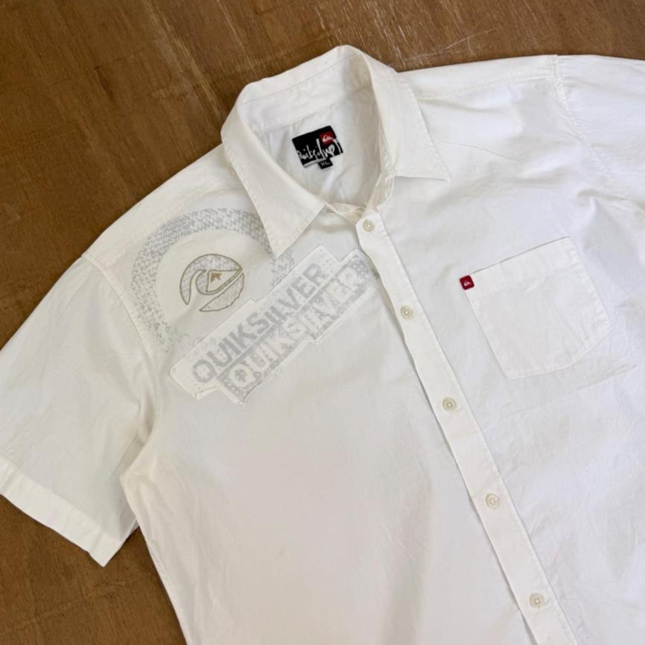 Quiksilver Surfwear Y2K button down short sleeve shirt