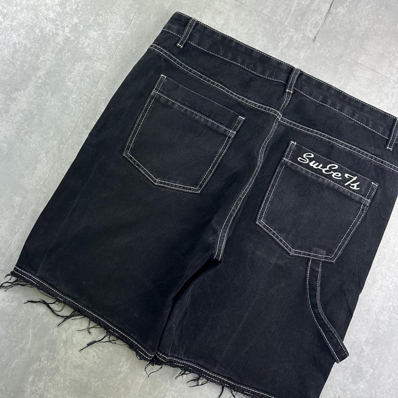 Japanese style 2000s spellout carpenter fit skate cargo jorts