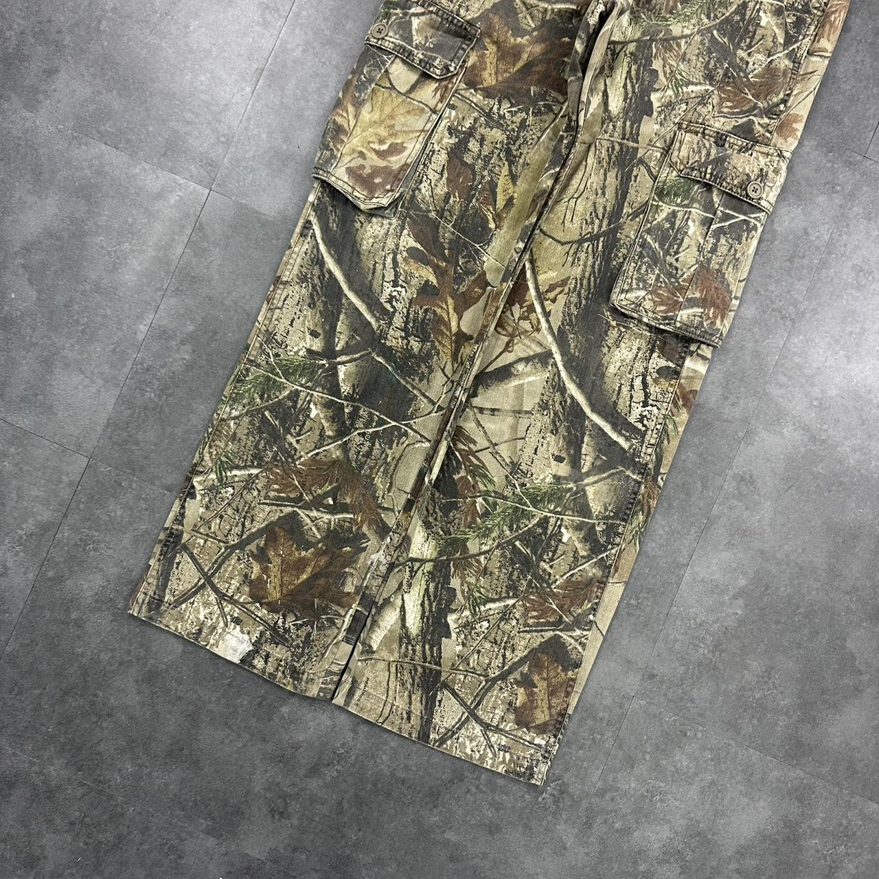 Women’s Realtree camo Mossy oak 2000s dungaree workwear cargo trousers