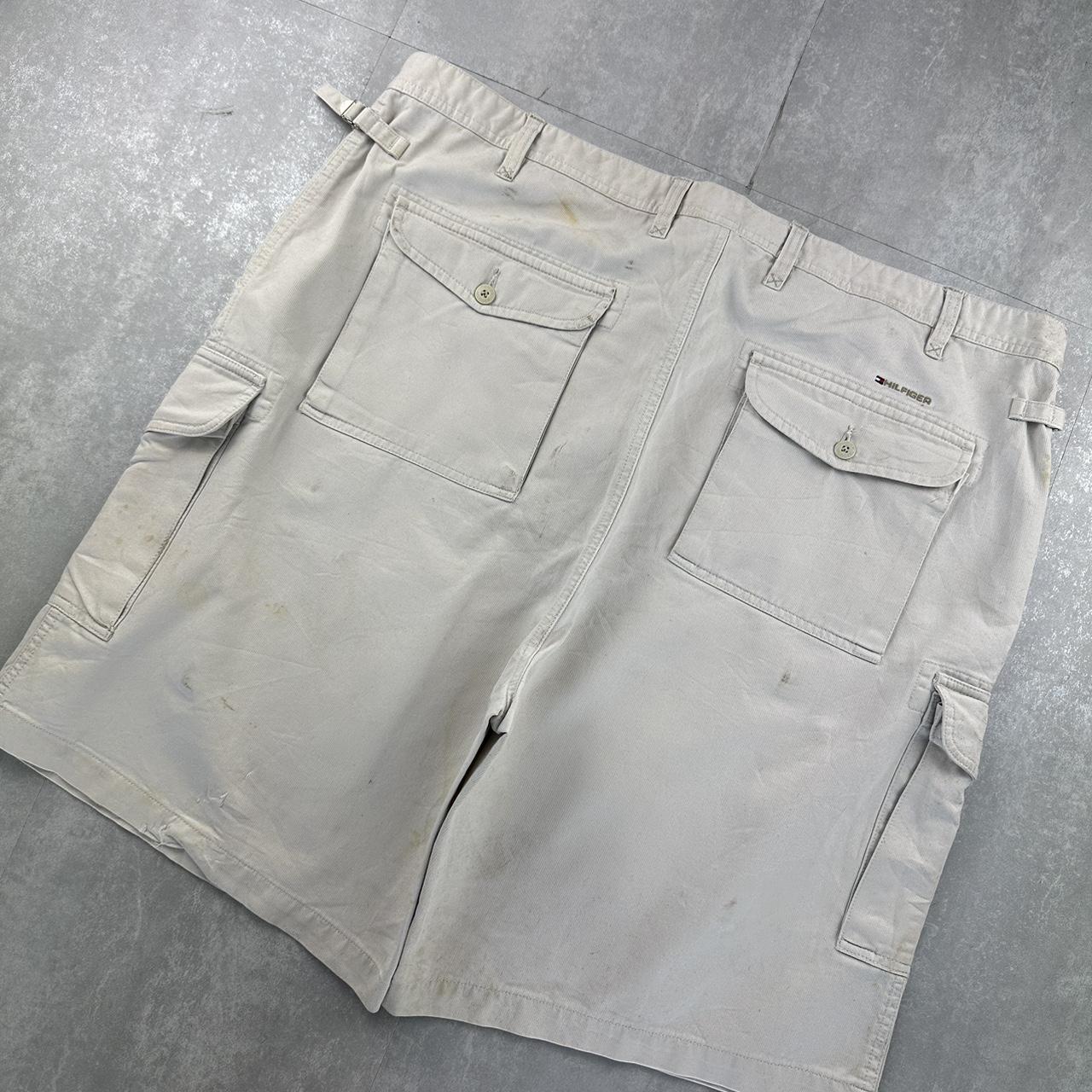 Tommy Hilfiger 2000s spellout cargo shorts