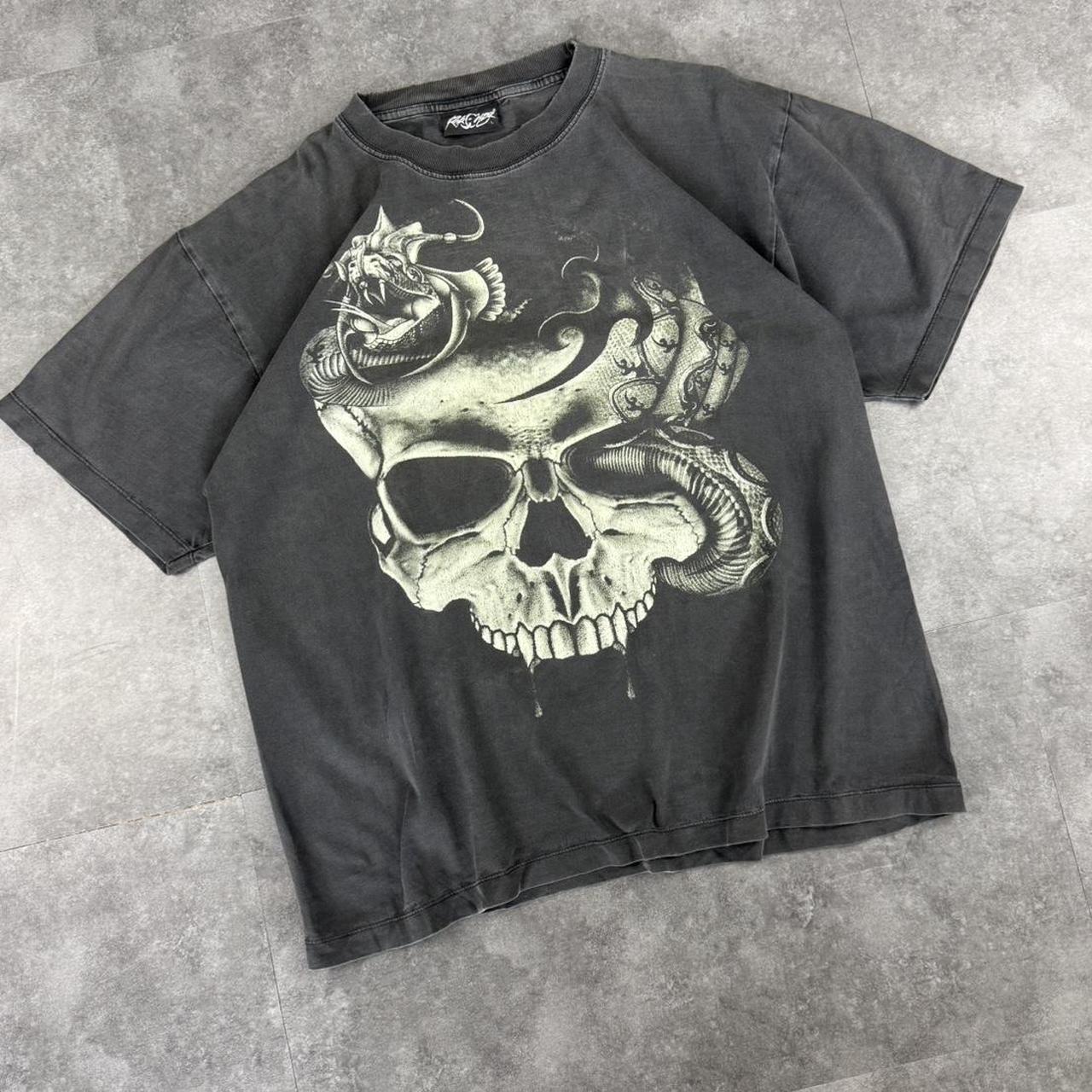 Gothic distressed 2000s Spellout graphic skull skate surf T shirt