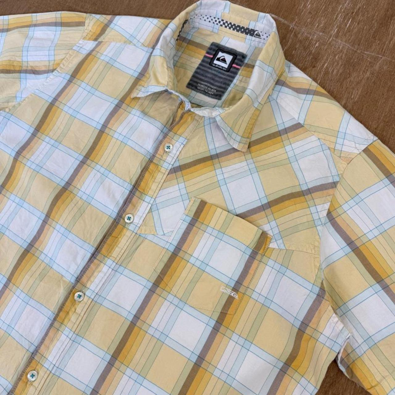 Quiksilver Surfwear Y2K checked button down short sleeve shirt