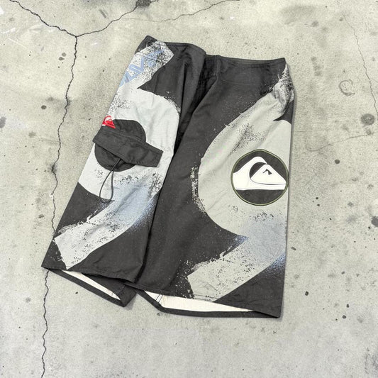 Quiksilver surfer vintage Y2K Surfwear beach swim board shorts
