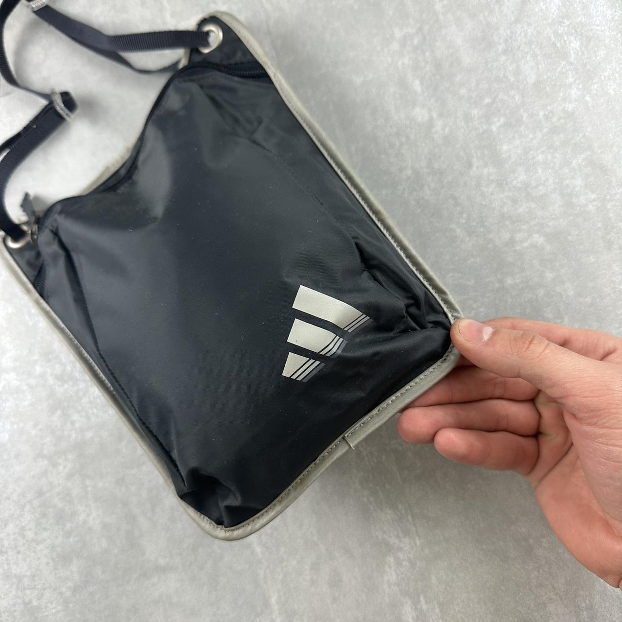 2001 adidas 2000s small items shoulder bag