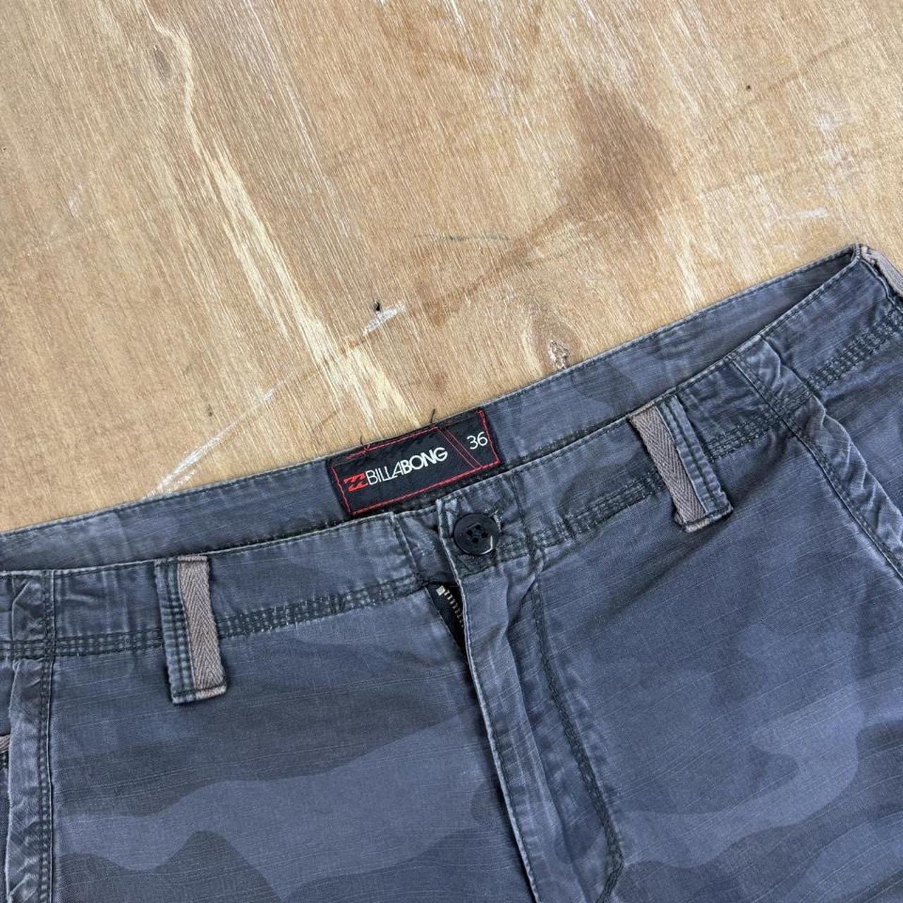 Billabong camo Surfwear Y2K cargo shorts
