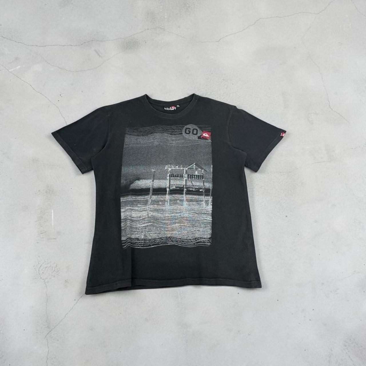 Quiksilver Surfwear black and grey Y2K T-Shirts