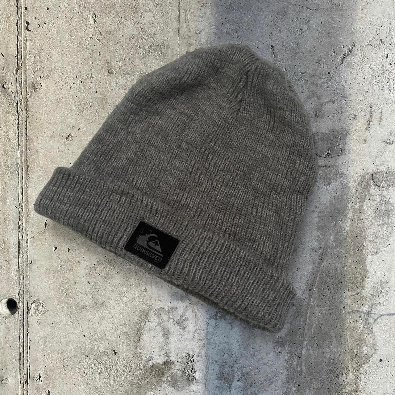 Quiksilver 2000s vintage Surfwear embroidered logo beanie hat