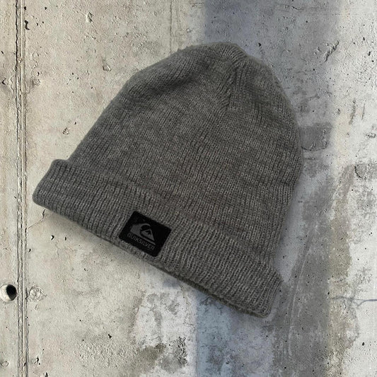 Quiksilver 2000s vintage Surfwear embroidered logo beanie hat