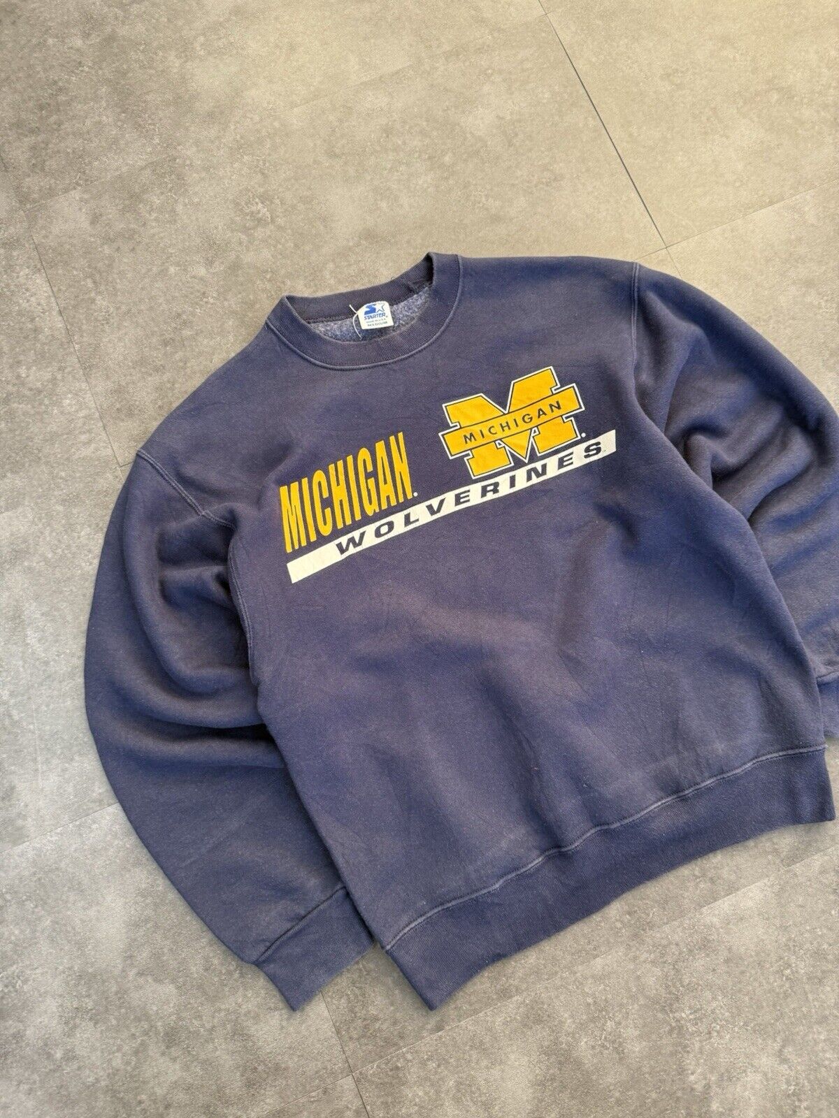 Vintage Starter Michigan Wolverines Print Sweatshirt Navy Blue Medium