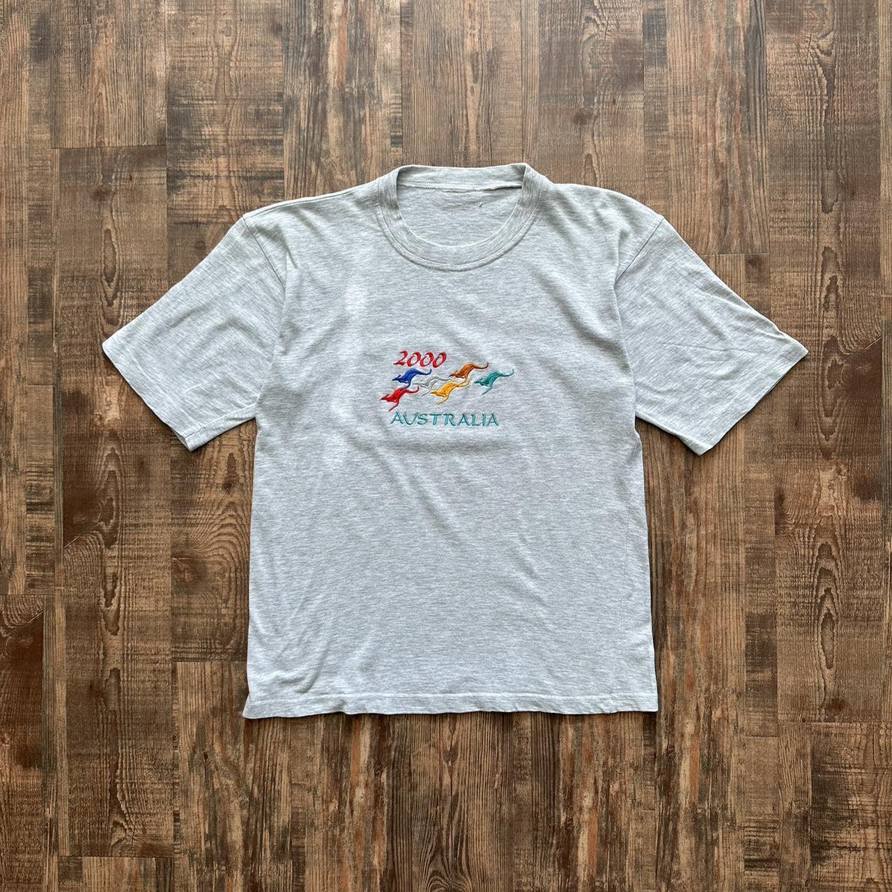 Vintage 2000s Australia embroidered travel merch T-shirt