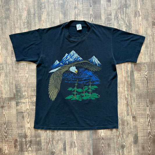 Vintage 90s single stitch American eagle mountain print graphic T-shirt