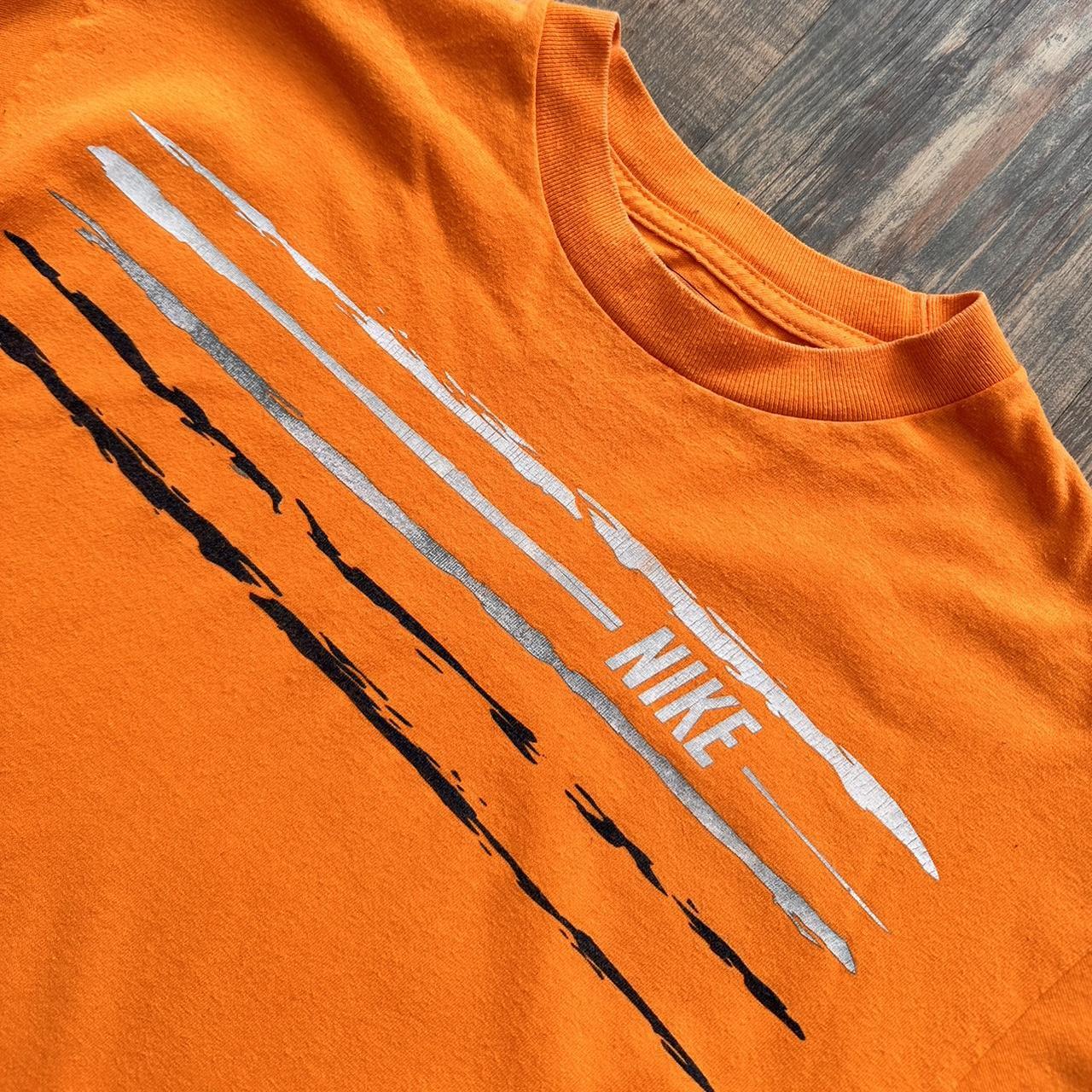 Vintage Nike 2000s spell out T shirt