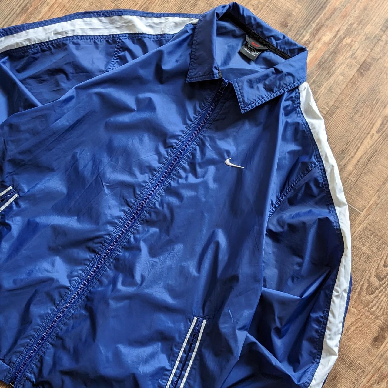 Nike Y2K 00s coach jacket with white detailing down arms