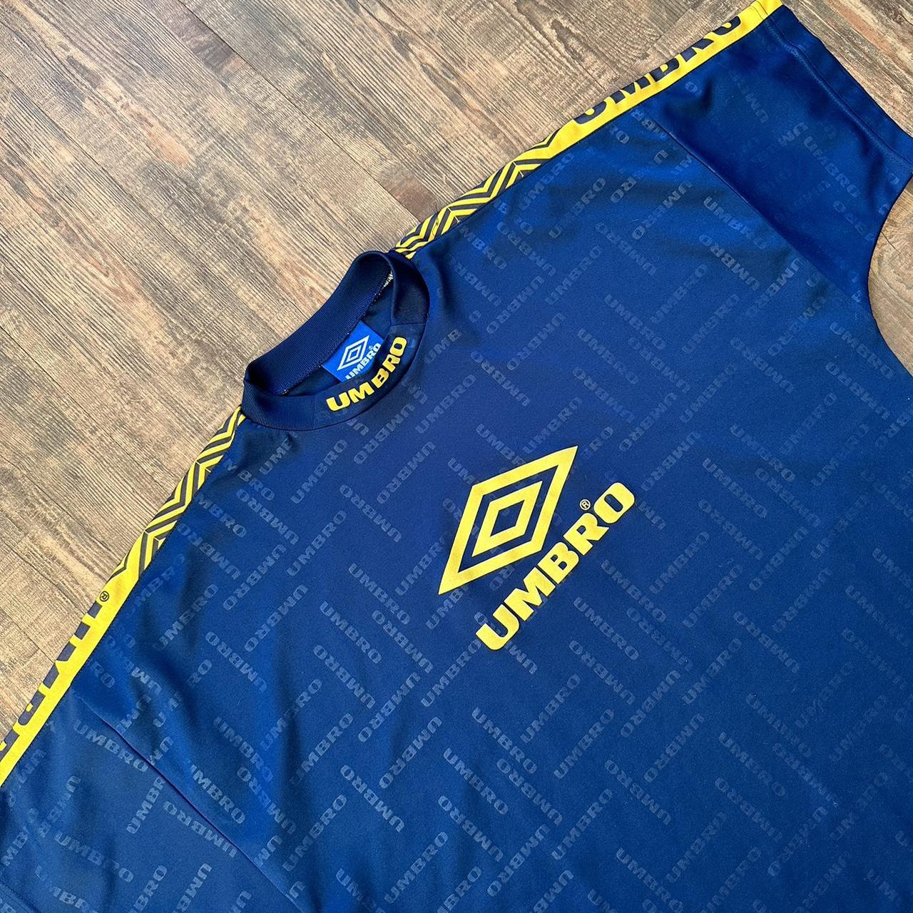 Umbro vintage 90s football T shirt