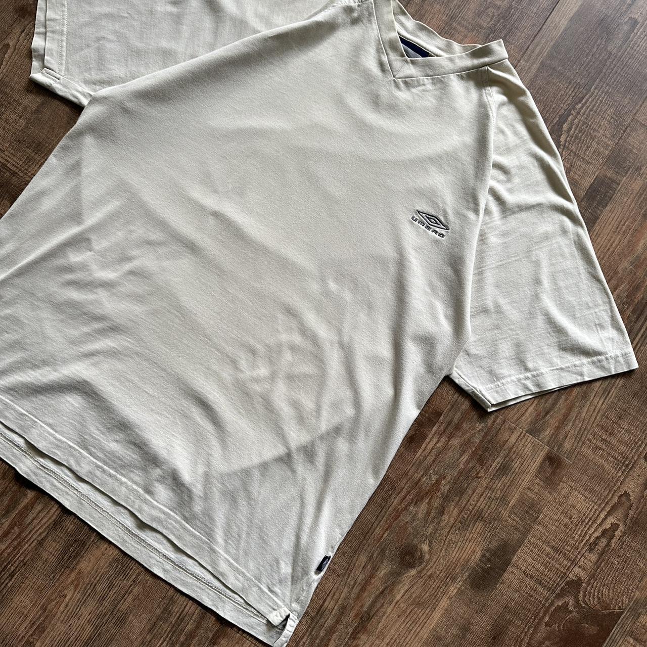 Umbro 2000s v neck T shirt