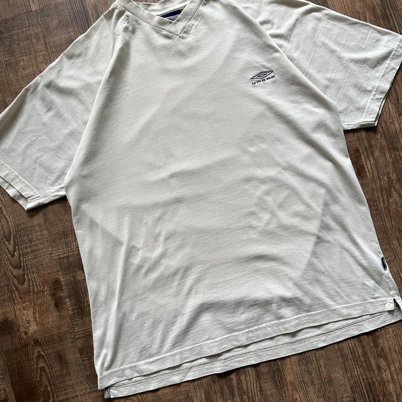 Umbro 2000s v neck T shirt