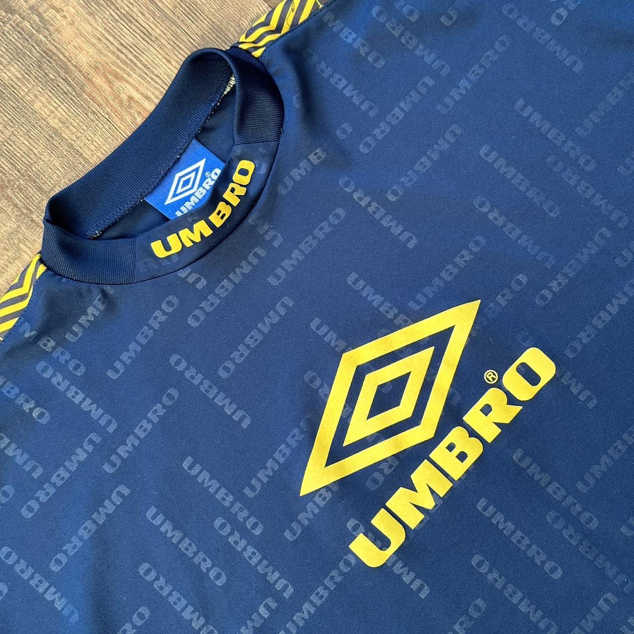 Umbro vintage 90s football T shirt