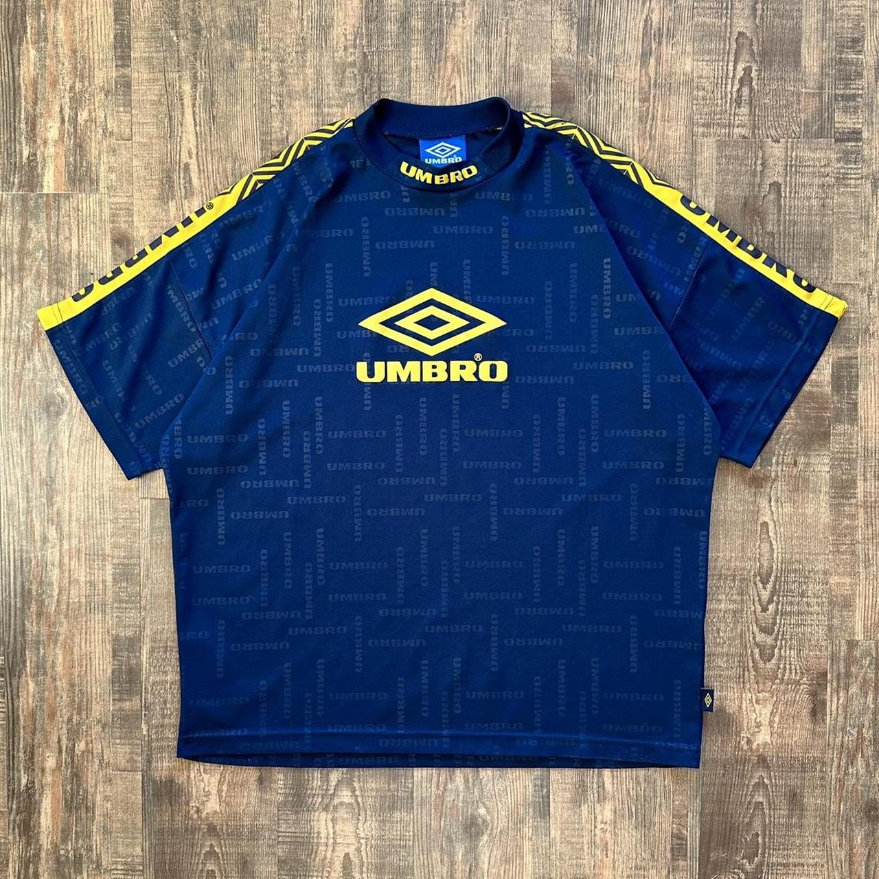 Umbro vintage 90s football T shirt