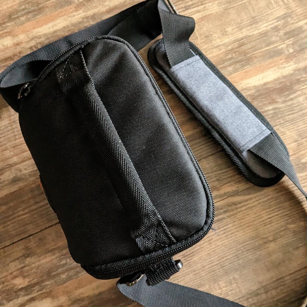 Y2k Lowepro shoulder/camera bag in black