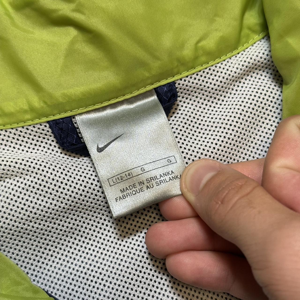 Nike 2000s windbreaker jacket