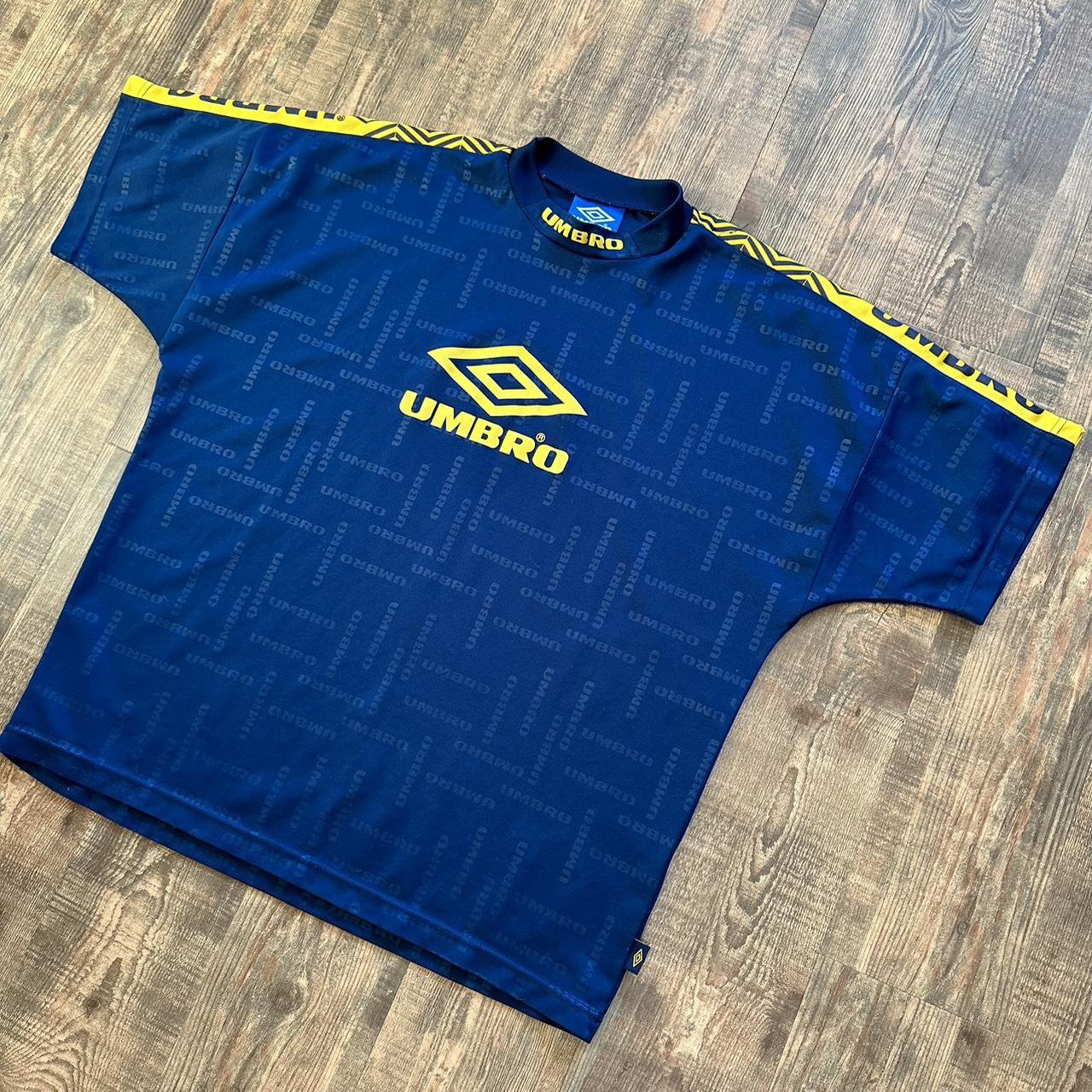 Umbro vintage 90s football T shirt