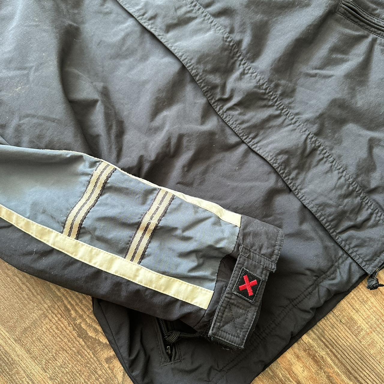 Quiksilver 2000s windbreaker jacket