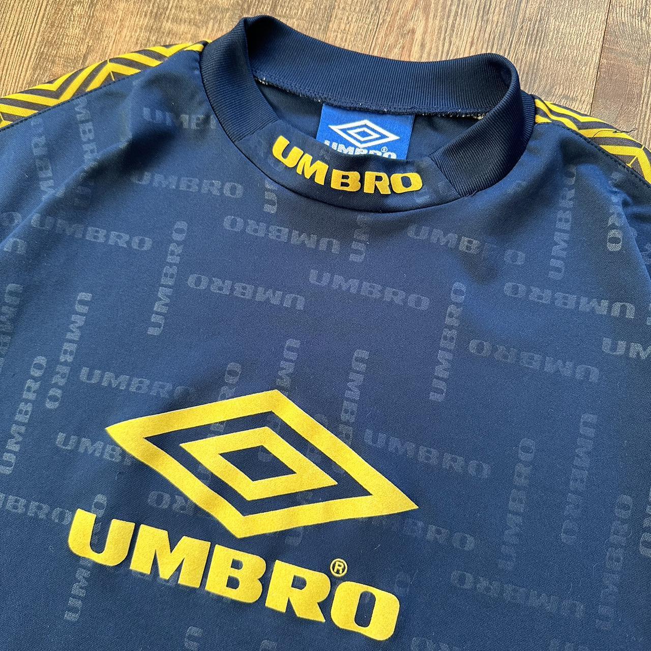 Umbro vintage 90s football T shirt