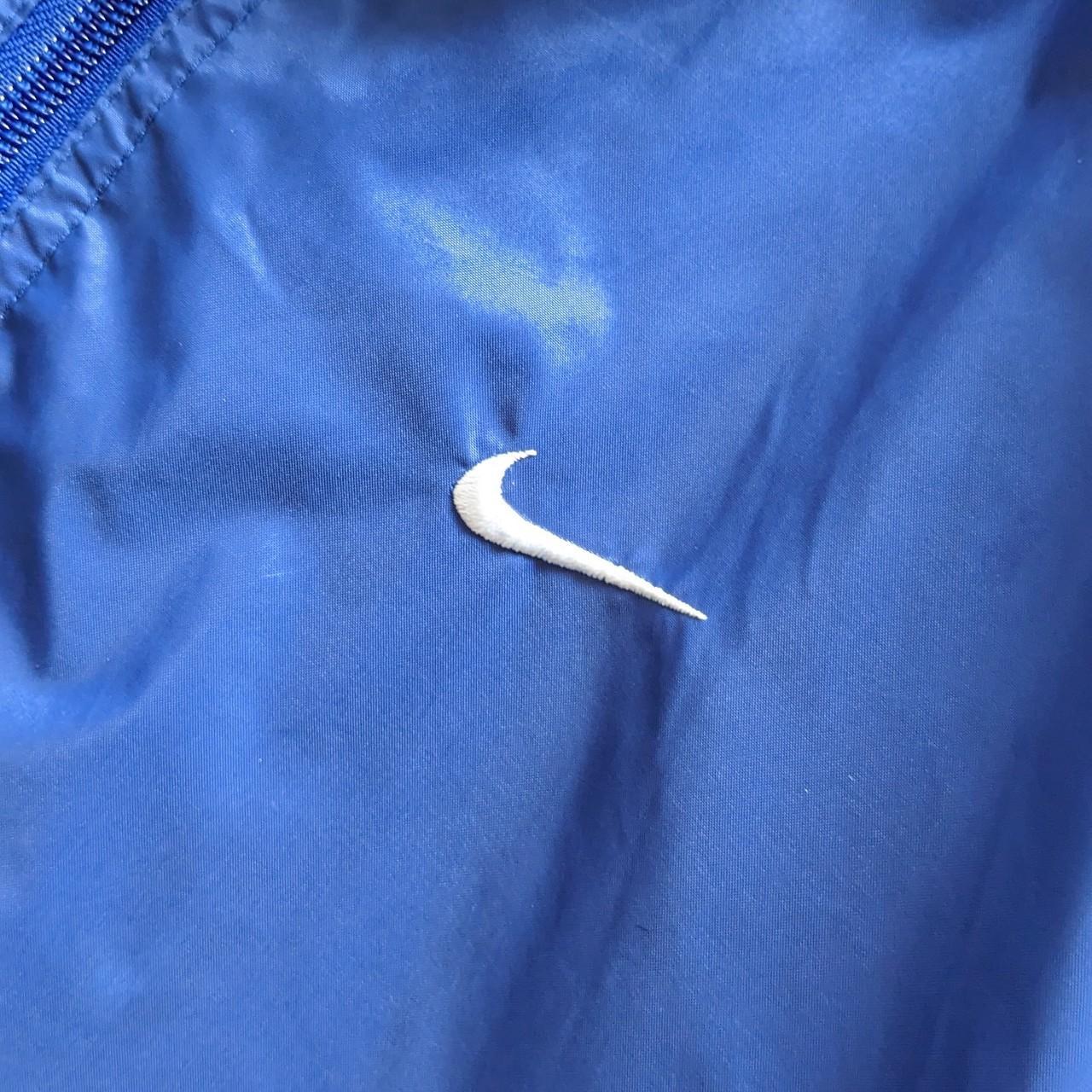 Nike Y2K 00s coach jacket with white detailing down arms