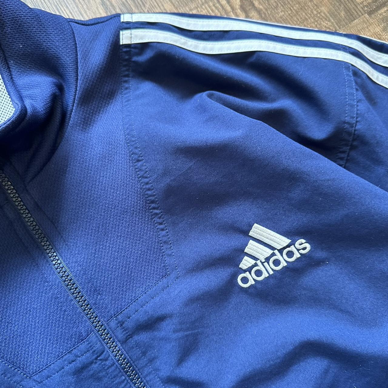 Adidas 2000s windbreaker jacket