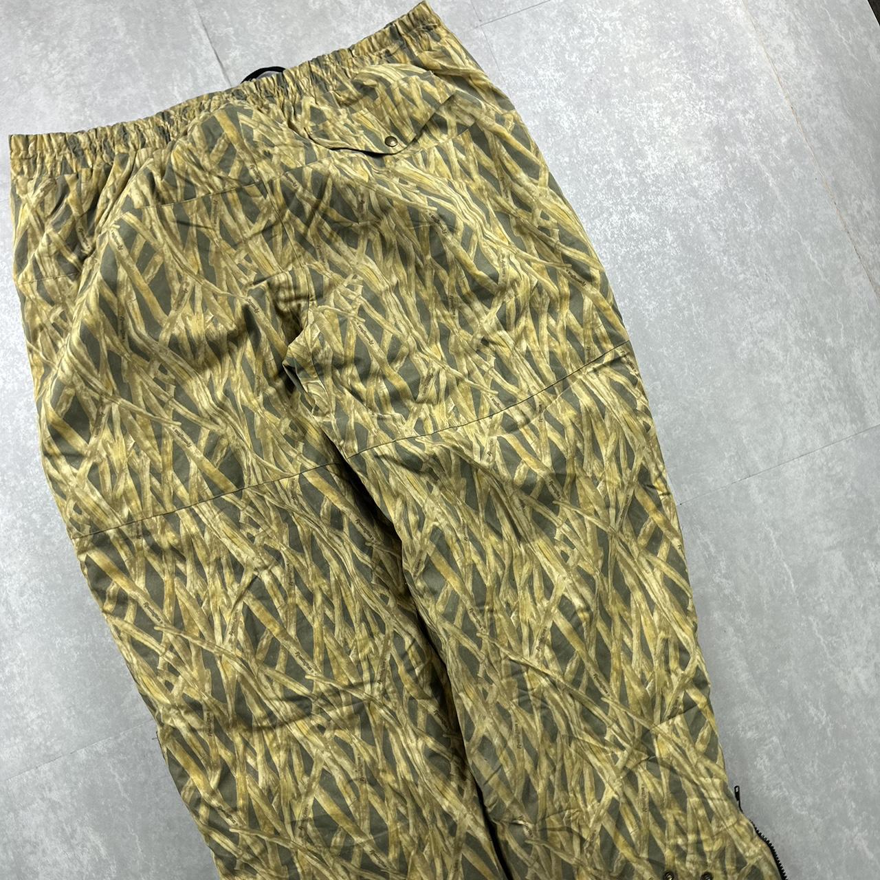 Realtree 2000s camo cargo pants